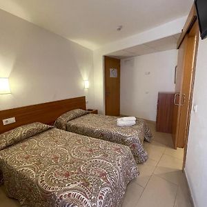 Habitación con 2 Camas Individuales